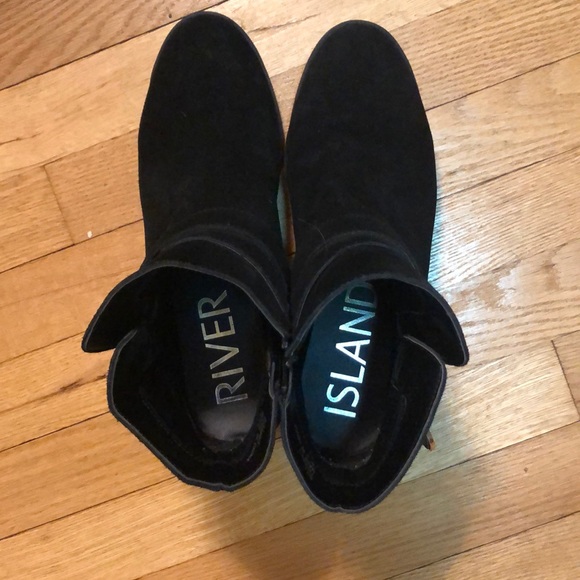 River island black booties with gold buckle - Picture 2 of 5